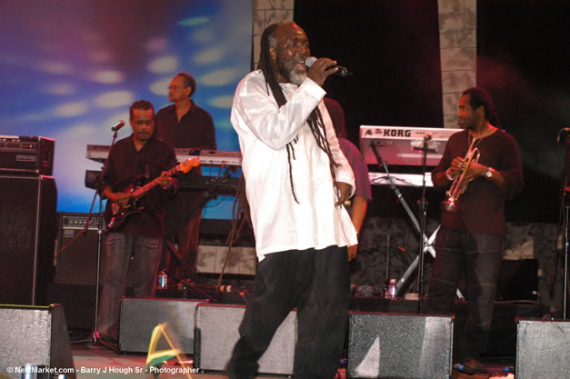 Freddy McGregor @ The Aqueduct on Rose Hall - Friday, January 26, 2007 - 10th Anniversary - Air Jamaica Jazz & Blues Festival 2007 - The Art of Music - Tuesday, January 23 - Saturday, January 27, 2007, The Aqueduct on Rose Hall, Montego Bay, Jamaica - Negril Travel Guide, Negril Jamaica WI - http://www.negriltravelguide.com - info@negriltravelguide.com...!