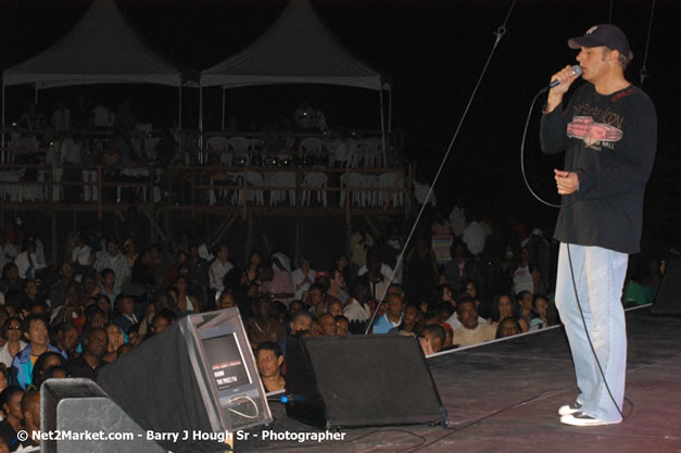 Michael Bolton - Air Jamaica Jazz & Blues Festival 2007 - The Art of Music -  Thursday, January 25th - 10th Anniversary - Air Jamaica Jazz & Blues Festival 2007 - The Art of Music - Tuesday, January 23 - Saturday, January 27, 2007, The Aqueduct on Rose Hall, Montego Bay, Jamaica - Negril Travel Guide, Negril Jamaica WI - http://www.negriltravelguide.com - info@negriltravelguide.com...!