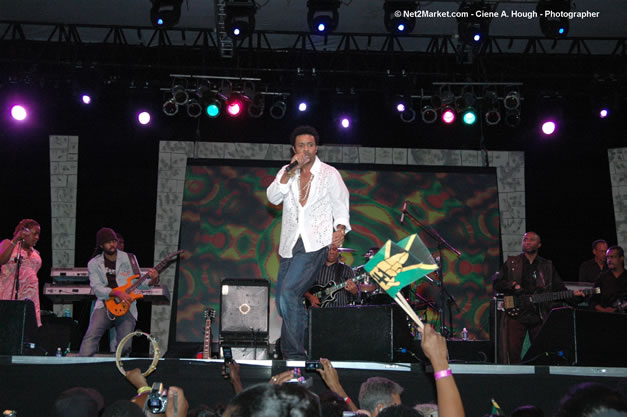 Shaggy @ The Aqueduct on Rose Hall - Friday, January 26, 2007 - 10th Anniversary - Air Jamaica Jazz & Blues Festival 2007 - The Art of Music - Tuesday, January 23 - Saturday, January 27, 2007, The Aqueduct on Rose Hall, Montego Bay, Jamaica - Negril Travel Guide, Negril Jamaica WI - http://www.negriltravelguide.com - info@negriltravelguide.com...!