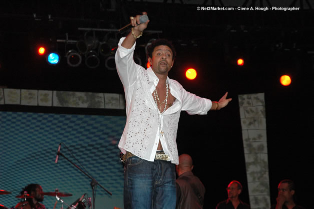 Shaggy @ The Aqueduct on Rose Hall - Friday, January 26, 2007 - 10th Anniversary - Air Jamaica Jazz & Blues Festival 2007 - The Art of Music - Tuesday, January 23 - Saturday, January 27, 2007, The Aqueduct on Rose Hall, Montego Bay, Jamaica - Negril Travel Guide, Negril Jamaica WI - http://www.negriltravelguide.com - info@negriltravelguide.com...!