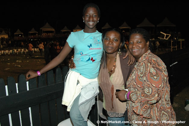 Venue & Audience - Air Jamaica Jazz & Blues Festival 2007 - The Art of Music -  Thursday, January 25th - 10th Anniversary - Air Jamaica Jazz & Blues Festival 2007 - The Art of Music - Tuesday, January 23 - Saturday, January 27, 2007, The Aqueduct on Rose Hall, Montego Bay, Jamaica - Negril Travel Guide, Negril Jamaica WI - http://www.negriltravelguide.com - info@negriltravelguide.com...!