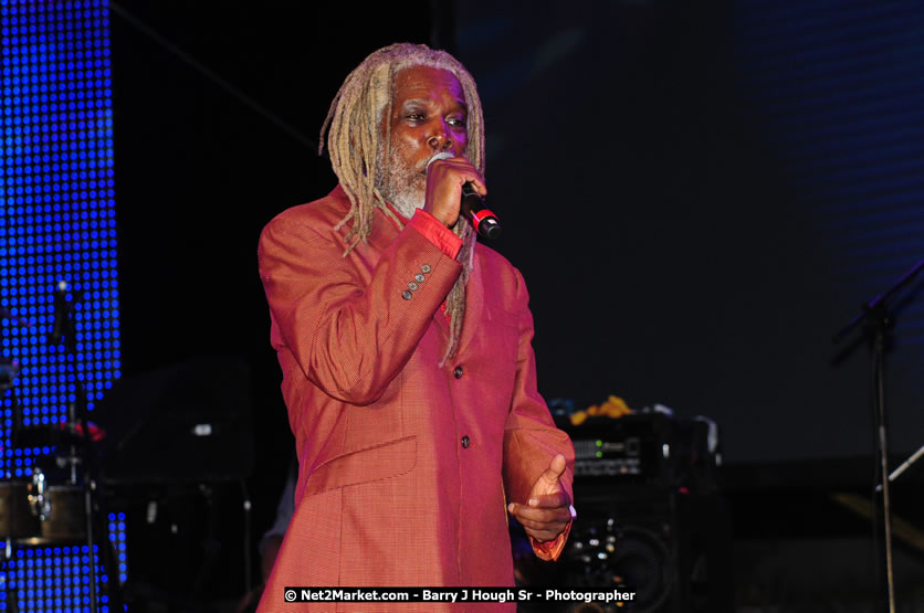 Billy Ocean at the Air Jamaica Jazz and Blues Festival 2008 The Art of Music - Saturday, January 26, 2008 - Air Jamaica Jazz & Blues 2008 The Art of Music venue at the Aqaueduct on Rose Hall Resort & Counrty Club, Montego Bay, St. James, Jamaica W.I. - Thursday, January 24 - Saturday, January 26, 2008 - Photographs by Net2Market.com - Claudine Housen & Barry J. Hough Sr, Photographers - Negril Travel Guide, Negril Jamaica WI - http://www.negriltravelguide.com - info@negriltravelguide.com...!