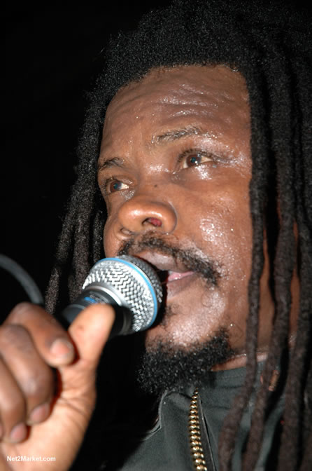 The Messenger, Reggae Super Star - Luciano - Gregory Isaacs - Bobby Dread - Swallow - backed by the Indika Band - Boubon Beach Restaurant, Beach Bar & Oceanfront Accommodations - Negril Travel Guide, Negril Jamaica WI - http://www.negriltravelguide.com - info@negriltravelguide.com...!