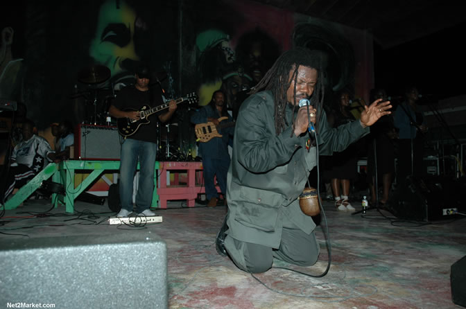 The Messenger, Reggae Super Star - Luciano - Gregory Isaacs - Bobby Dread - Swallow - backed by the Indika Band - Boubon Beach Restaurant, Beach Bar & Oceanfront Accommodations - Negril Travel Guide, Negril Jamaica WI - http://www.negriltravelguide.com - info@negriltravelguide.com...!