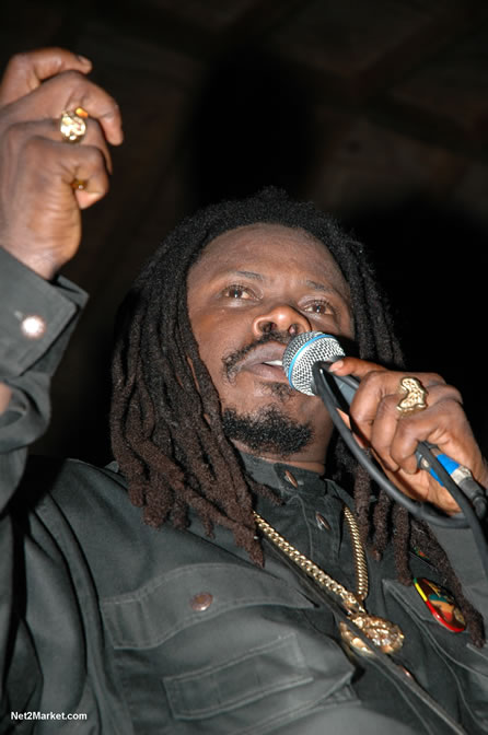 The Messenger, Reggae Super Star - Luciano - Gregory Isaacs - Bobby Dread - Swallow - backed by the Indika Band - Boubon Beach Restaurant, Beach Bar & Oceanfront Accommodations - Negril Travel Guide, Negril Jamaica WI - http://www.negriltravelguide.com - info@negriltravelguide.com...!