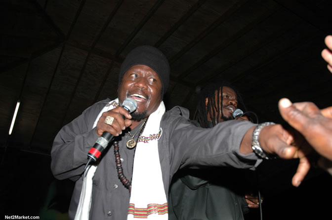 The Messenger, Reggae Super Star - Luciano - Gregory Isaacs - Bobby Dread - Swallow - backed by the Indika Band - Boubon Beach Restaurant, Beach Bar & Oceanfront Accommodations - Negril Travel Guide, Negril Jamaica WI - http://www.negriltravelguide.com - info@negriltravelguide.com...!