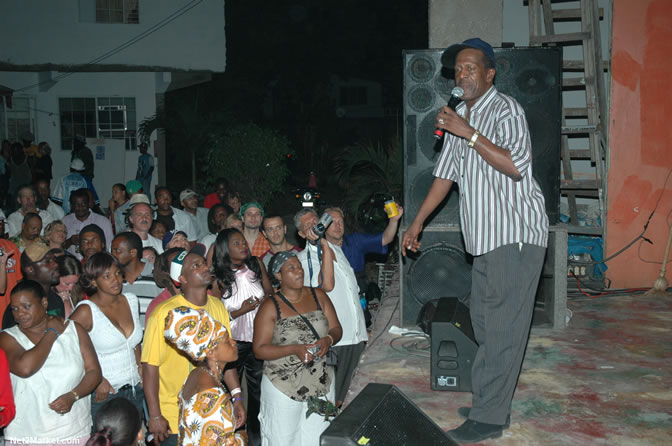 The Messenger, Reggae Super Star - Luciano - Gregory Isaacs - Bobby Dread - Swallow - backed by the Indika Band - Boubon Beach Restaurant, Beach Bar & Oceanfront Accommodations - Negril Travel Guide, Negril Jamaica WI - http://www.negriltravelguide.com - info@negriltravelguide.com...!