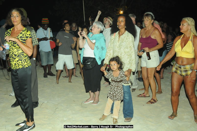 Bunny Wailer & King Yellowman at Bourbon Beach - Monday, February 25, 2008 - Bourbin Beach Restaurant, Bar, Oceanfront Accommodatioins, Live Reggae Music & Disco, Norman Manley Boulevard, Negril, Westmoreland, Jamaica W.I. - Photographs by Net2Market.com - Barry J. Hough Sr, Photographer - Negril Travel Guide, Negril Jamaica WI - http://www.negriltravelguide.com - info@negriltravelguide.com...!