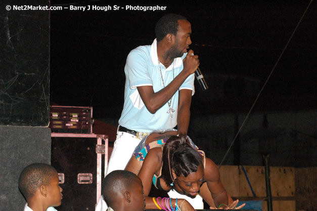 Cross De Harbour @ Lucea Car Park presented by Linkz Entertainment in association with Lucea Chamber of Commerce - Featuring Freddy Mc Gregor, Iley Dread, Mr. Vegas, Lt. Elmo, Champagne, Merital, CC, Brillant, TQ, Mad Dog, Chumps - Lucea, Hanover, Jamaica - Negril Travel Guide.com, Negril Jamaica WI - http://www.negriltravelguide.com - info@negriltravelguide.com...!