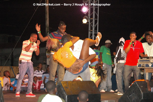 Cross De Harbour @ Lucea Car Park presented by Linkz Entertainment in association with Lucea Chamber of Commerce - Featuring Freddy Mc Gregor, Iley Dread, Mr. Vegas, Lt. Elmo, Champagne, Merital, CC, Brillant, TQ, Mad Dog, Chumps - Lucea, Hanover, Jamaica - Negril Travel Guide.com, Negril Jamaica WI - http://www.negriltravelguide.com - info@negriltravelguide.com...!