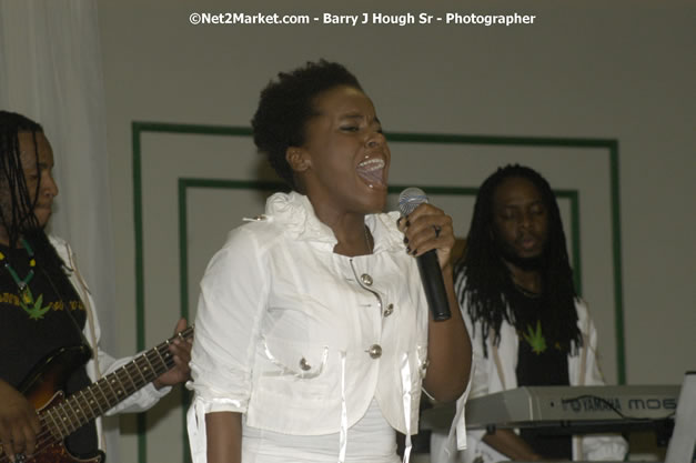 Etana - Reflections - Cure Fest 2007 - All White Birth-Night Party - Hosted by Jah Cure - Starfish Trelawny Hotel - Trelawny, Jamaica - Friday, October 12, 2007 - Cure Fest 2007 October 12th-14th, 2007 Presented by Danger Promotions, Iyah Cure Promotions, and Brass Gate Promotions - Alison Young, Publicist - Photographs by Net2Market.com - Barry J. Hough Sr, Photographer - Negril Travel Guide, Negril Jamaica WI - http://www.negriltravelguide.com - info@negriltravelguide.com...!