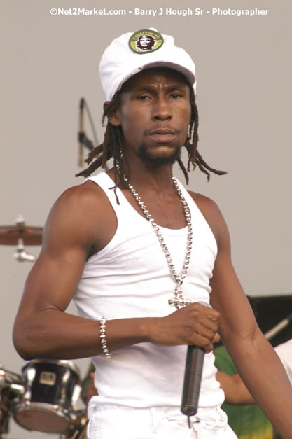 Jah Cure - Cure Fest 2007 - Longing For Concert at Trelawny Multi Purpose Stadium, Trelawny, Jamaica - Sunday, October 14, 2007 - Cure Fest 2007 October 12th-14th, 2007 Presented by Danger Promotions, Iyah Cure Promotions, and Brass Gate Promotions - Alison Young, Publicist - Photographs by Net2Market.com - Barry J. Hough Sr, Photographer - Negril Travel Guide, Negril Jamaica WI - http://www.negriltravelguide.com - info@negriltravelguide.com...!