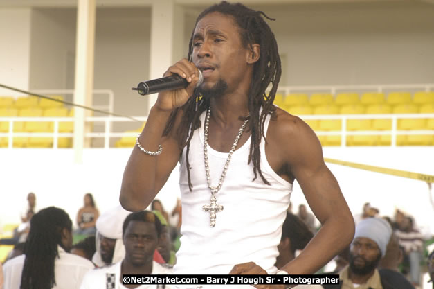 Jah Cure - Cure Fest 2007 - Longing For Concert at Trelawny Multi Purpose Stadium, Trelawny, Jamaica - Sunday, October 14, 2007 - Cure Fest 2007 October 12th-14th, 2007 Presented by Danger Promotions, Iyah Cure Promotions, and Brass Gate Promotions - Alison Young, Publicist - Photographs by Net2Market.com - Barry J. Hough Sr, Photographer - Negril Travel Guide, Negril Jamaica WI - http://www.negriltravelguide.com - info@negriltravelguide.com...!