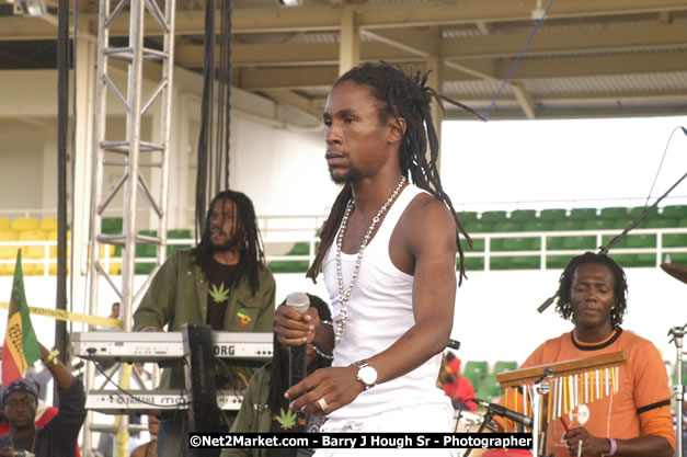 Jah Cure - Cure Fest 2007 - Longing For Concert at Trelawny Multi Purpose Stadium, Trelawny, Jamaica - Sunday, October 14, 2007 - Cure Fest 2007 October 12th-14th, 2007 Presented by Danger Promotions, Iyah Cure Promotions, and Brass Gate Promotions - Alison Young, Publicist - Photographs by Net2Market.com - Barry J. Hough Sr, Photographer - Negril Travel Guide, Negril Jamaica WI - http://www.negriltravelguide.com - info@negriltravelguide.com...!