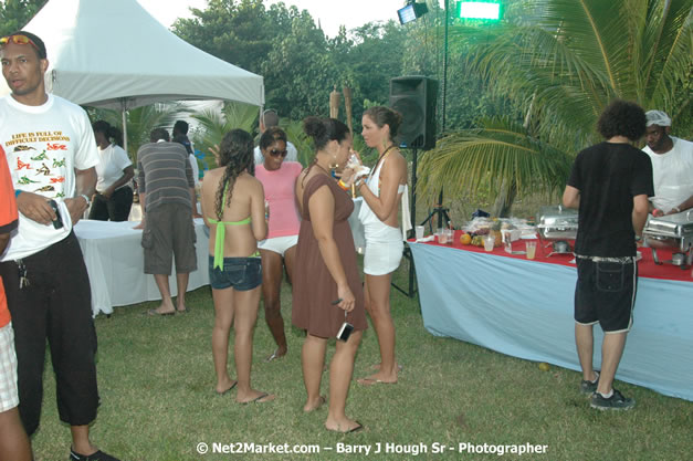 Hybrid Go Ultra - Independence Negril 2K7 - A Barefoot Beach Party @ The Hybrid Beach Cove aka Half Moon Beach Club, Sunday, August 5, 2007, Half Moon Beach, Hanover Parish, Jamaica - Negril Travel Guide.com, Negril Jamaica WI - http://www.negriltravelguide.com - info@negriltravelguide.com...!