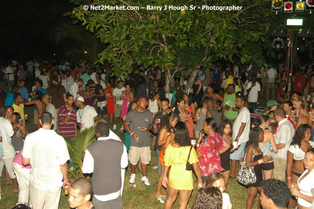 Hybrid Go Ultra - Independence Negril 2K7 - A Barefoot Beach Party @ The Hybrid Beach Cove aka Half Moon Beach Club, Sunday, August 5, 2007, Half Moon Beach, Hanover Parish, Jamaica - Negril Travel Guide.com, Negril Jamaica WI - http://www.negriltravelguide.com - info@negriltravelguide.com...!