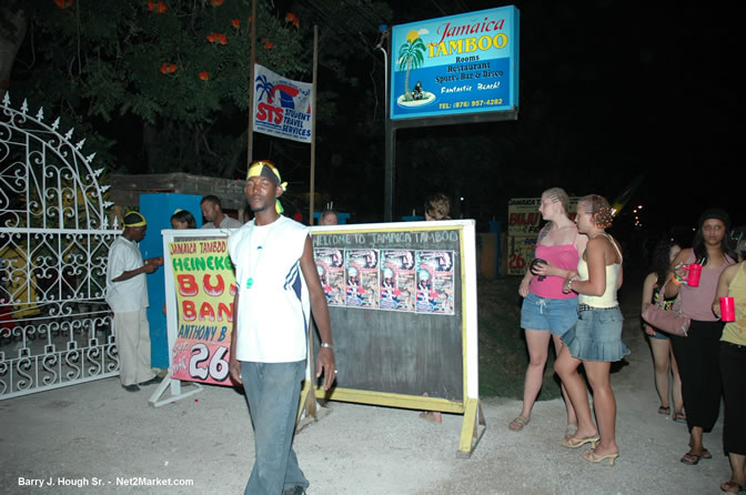 "BUJU BANTON & Friends" @ Jamaica Tamboo - Anthony 'B', Delly Ranks, Pickney, Jessie Gender, Music by Fire Links & Love People - Presented by Jamaica Tamboo in Association with Heineken - Saturday, March 26, 2005 - Negril Travel Guide, Negril Jamaica WI - http://www.negriltravelguide.com - info@negriltravelguide.com...!