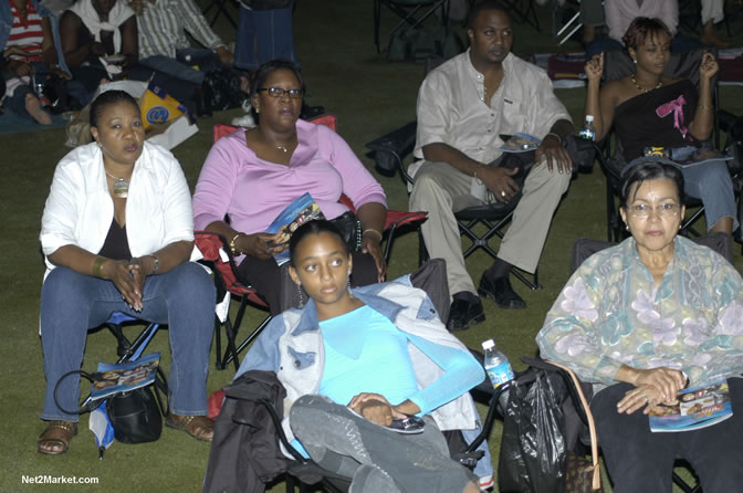 Jazz & Blues Goers - Air Jamaica Jazz & Blues 2005 - The Art Of Music - Cinnamon Hill Golf Course, Rose Hall, Montego Bay - Negril Travel Guide, Negril Jamaica WI - http://www.negriltravelguide.com - info@negriltravelguide.com...!