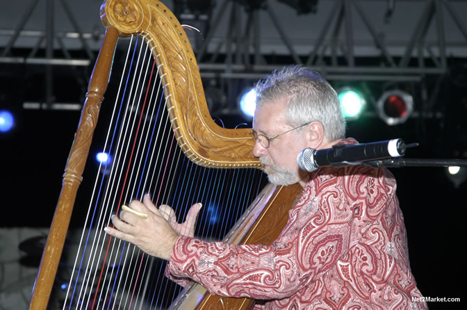 Roberto Perera - Air Jamaica Jazz & Blues 2005 - The Art Of Music - Cinnamon Hill Golf Course, Rose Hall, Montego Bay - Negril Travel Guide, Negril Jamaica WI - http://www.negriltravelguide.com - info@negriltravelguide.com...!