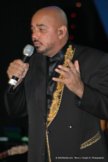 James Ingram - Air Jamaica Jazz & Blues Festival 2006 - The Art of Music - Cinnamon Hill Golf Club - Rosehall Resort & Country Club, Montego Bay, Jamaica W.I. - Thursday, Saturday 28, 2006 - Negril Travel Guide, Negril Jamaica WI - http://www.negriltravelguide.com - info@negriltravelguide.com...!