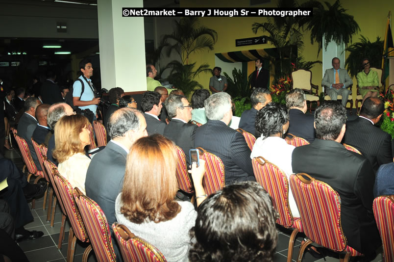 The Unveiling Of The Commemorative Plaque By The Honourable Prime Minister, Orette Bruce Golding, MP, And Their Majesties, King Juan Carlos I And Queen Sofia Of Spain - On Wednesday, February 18, 2009, Marking The Completion Of The Expansion Of Sangster International Airport, Venue at Sangster International Airport, Montego Bay, St James, Jamaica - Wednesday, February 18, 2009 - Photographs by Net2Market.com - Barry J. Hough Sr, Photographer/Photojournalist - Negril Travel Guide, Negril Jamaica WI - http://www.negriltravelguide.com - info@negriltravelguide.com...!