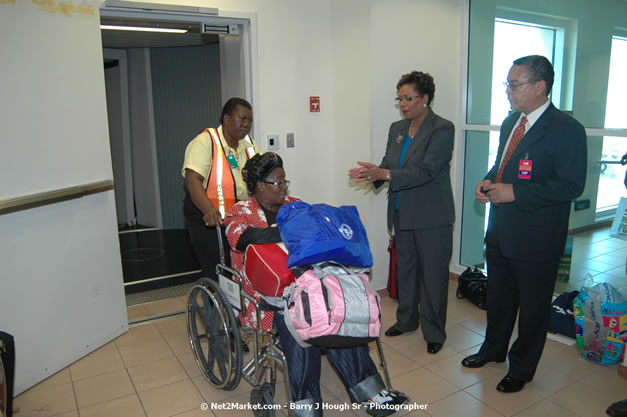 MBJ Airports Limited Welcomes WestJet Airlines - Inaugural Scheduled Service From Toronto Pearsons International Airport - Monday, December 10, 2007 - Sangster International Airport - MBJ Airports Limited, Montego Bay, Jamaica W.I. - Photographs by Net2Market.com - Barry J. Hough Sr, Photographer - Negril Travel Guide, Negril Jamaica WI - http://www.negriltravelguide.com - info@negriltravelguide.com...!