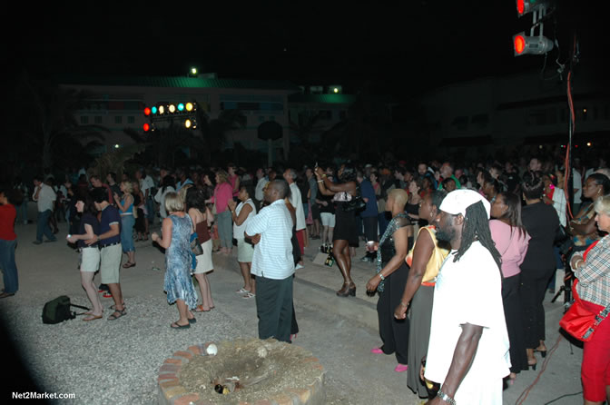 Toots & The Maytals and King of DJ - Yellowman - Also: Vengance - Skull Head - Singing Hanna - Wiskey Bagio and backed by the Hurrican Band - Money Cologne Birthday Bash @ the Samsara Hotel, West End, Negril, Jamaica - Negril Travel Guide, Negril Jamaica WI - http://www.negriltravelguide.com - info@negriltravelguide.com...!