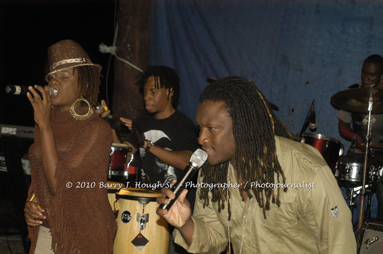 Etana - Live In Concert - One Love Reggae Concert Series 09/10 @ Negril Escape Resort and Spa, December 22, 2009, One Love Drive, West End, Negril, Westmoreland, Jamaica W.I. - Photographs by Net2Market.com - Barry J. Hough Sr, Photographer/Photojournalist - Negril Travel Guide, Negril Jamaica WI - http://www.negriltravelguide.com - info@negriltravelguide.com...!