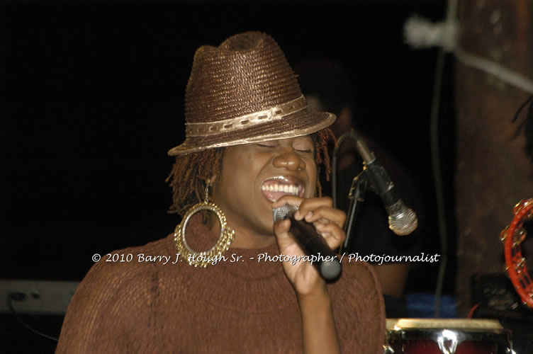 Etana - Live In Concert - One Love Reggae Concert Series 09/10 @ Negril Escape Resort and Spa, December 22, 2009, One Love Drive, West End, Negril, Westmoreland, Jamaica W.I. - Photographs by Net2Market.com - Barry J. Hough Sr, Photographer/Photojournalist - Negril Travel Guide, Negril Jamaica WI - http://www.negriltravelguide.com - info@negriltravelguide.com...!