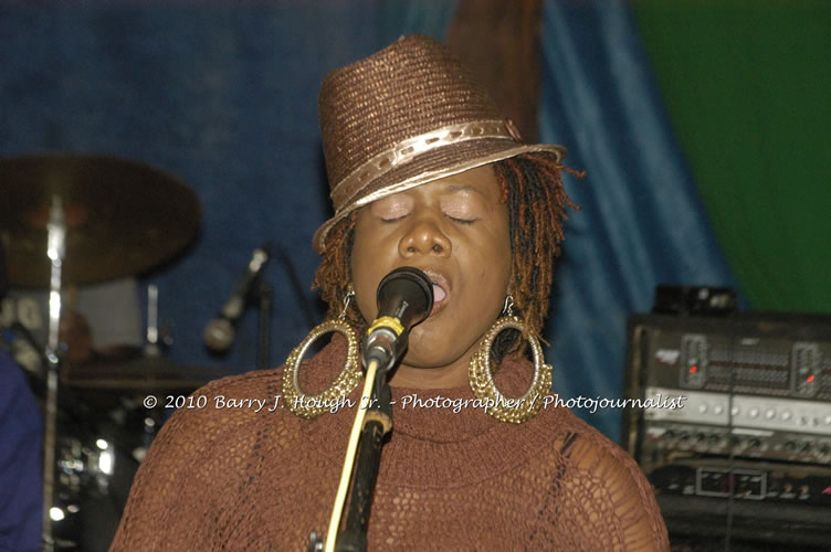 Etana - Live In Concert - One Love Reggae Concert Series 09/10 @ Negril Escape Resort and Spa, December 22, 2009, One Love Drive, West End, Negril, Westmoreland, Jamaica W.I. - Photographs by Net2Market.com - Barry J. Hough Sr, Photographer/Photojournalist - Negril Travel Guide, Negril Jamaica WI - http://www.negriltravelguide.com - info@negriltravelguide.com...!