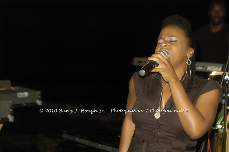 Etana - Live In Concert - One Love Reggae Concert Series 09/10 @ Negril Escape Resort and Spa, December 22, 2009, One Love Drive, West End, Negril, Westmoreland, Jamaica W.I. - Photographs by Net2Market.com - Barry J. Hough Sr, Photographer/Photojournalist - Negril Travel Guide, Negril Jamaica WI - http://www.negriltravelguide.com - info@negriltravelguide.com...!