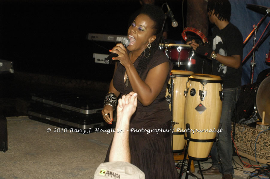 Etana - Live In Concert - One Love Reggae Concert Series 09/10 @ Negril Escape Resort and Spa, December 22, 2009, One Love Drive, West End, Negril, Westmoreland, Jamaica W.I. - Photographs by Net2Market.com - Barry J. Hough Sr, Photographer/Photojournalist - Negril Travel Guide, Negril Jamaica WI - http://www.negriltravelguide.com - info@negriltravelguide.com...!