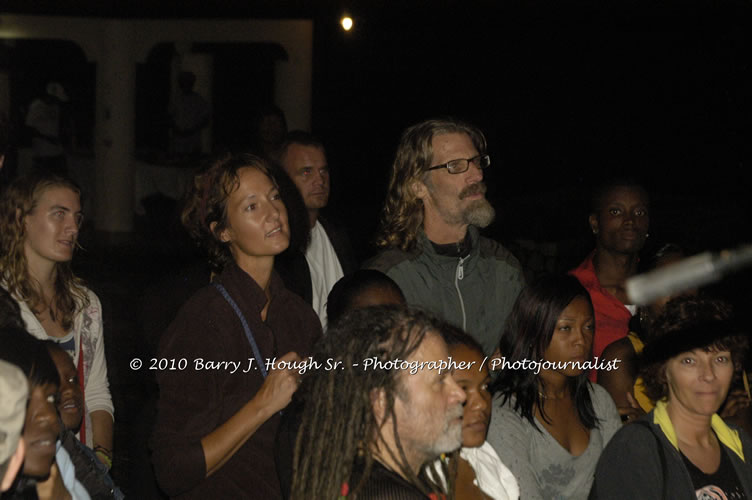 Etana - Live In Concert - One Love Reggae Concert Series 09/10 @ Negril Escape Resort and Spa, December 22, 2009, One Love Drive, West End, Negril, Westmoreland, Jamaica W.I. - Photographs by Net2Market.com - Barry J. Hough Sr, Photographer/Photojournalist - Negril Travel Guide, Negril Jamaica WI - http://www.negriltravelguide.com - info@negriltravelguide.com...!