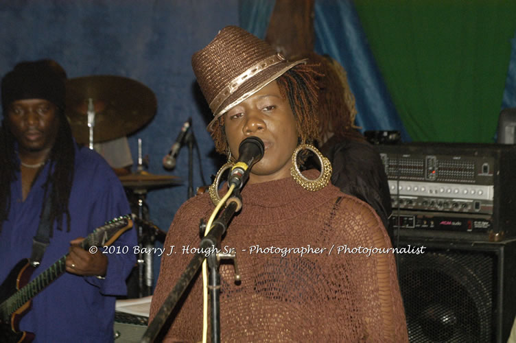 Etana - Live In Concert - One Love Reggae Concert Series 09/10 @ Negril Escape Resort and Spa, December 22, 2009, One Love Drive, West End, Negril, Westmoreland, Jamaica W.I. - Photographs by Net2Market.com - Barry J. Hough Sr, Photographer/Photojournalist - Negril Travel Guide, Negril Jamaica WI - http://www.negriltravelguide.com - info@negriltravelguide.com...!