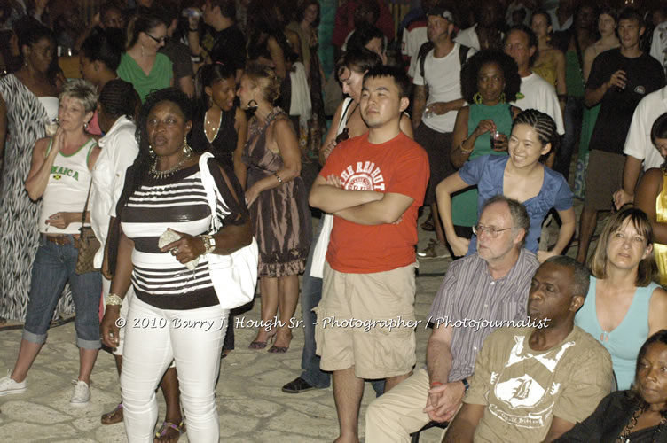 Marcia Griffiths & Edge Michael - Live In Concert - One Love Reggae Concert Series 09/10 @ Negril Escape Resort and Spa, December 29, 2009, One Love Drive, West End, Negril, Westmoreland, Jamaica W.I. - Photographs by Net2Market.com - Barry J. Hough Sr, Photographer/Photojournalist - Negril Travel Guide, Negril Jamaica WI - http://www.negriltravelguide.com - info@negriltravelguide.com...!