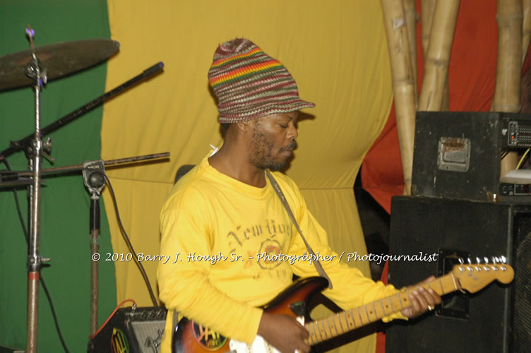 Queen Ifrica - Live In Concert - One Love Reggae Concert Series 09/10 @ Negril Escape Resort and Spa, January 5, 2010, One Love Drive, West End, Negril, Westmoreland, Jamaica W.I. - Photographs by Net2Market.com - Barry J. Hough Sr, Photographer/Photojournalist - Negril Travel Guide, Negril Jamaica WI - http://www.negriltravelguide.com - info@negriltravelguide.com...!