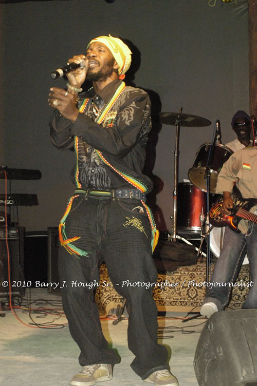 Richie Spice - Live In Concert - One Love Reggae Concert Series 09/10 @ Negril Escape Resort and Spa, January 19, 2010, One Love Drive, West End, Negril, Westmoreland, Jamaica W.I. - Photographs by Net2Market.com - Barry J. Hough Sr, Photographer/Photojournalist - Negril Travel Guide, Negril Jamaica WI - http://www.negriltravelguide.com - info@negriltravelguide.com...!