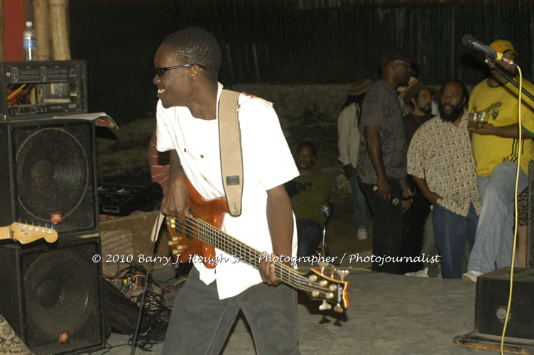 Richie Spice - Live In Concert - One Love Reggae Concert Series 09/10 @ Negril Escape Resort and Spa, January 19, 2010, One Love Drive, West End, Negril, Westmoreland, Jamaica W.I. - Photographs by Net2Market.com - Barry J. Hough Sr, Photographer/Photojournalist - Negril Travel Guide, Negril Jamaica WI - http://www.negriltravelguide.com - info@negriltravelguide.com...!