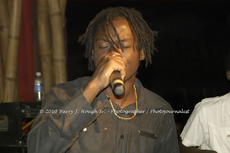 Richie Spice - Live In Concert - One Love Reggae Concert Series 09/10 @ Negril Escape Resort and Spa, January 19, 2010, One Love Drive, West End, Negril, Westmoreland, Jamaica W.I. - Photographs by Net2Market.com - Barry J. Hough Sr, Photographer/Photojournalist - Negril Travel Guide, Negril Jamaica WI - http://www.negriltravelguide.com - info@negriltravelguide.com...!