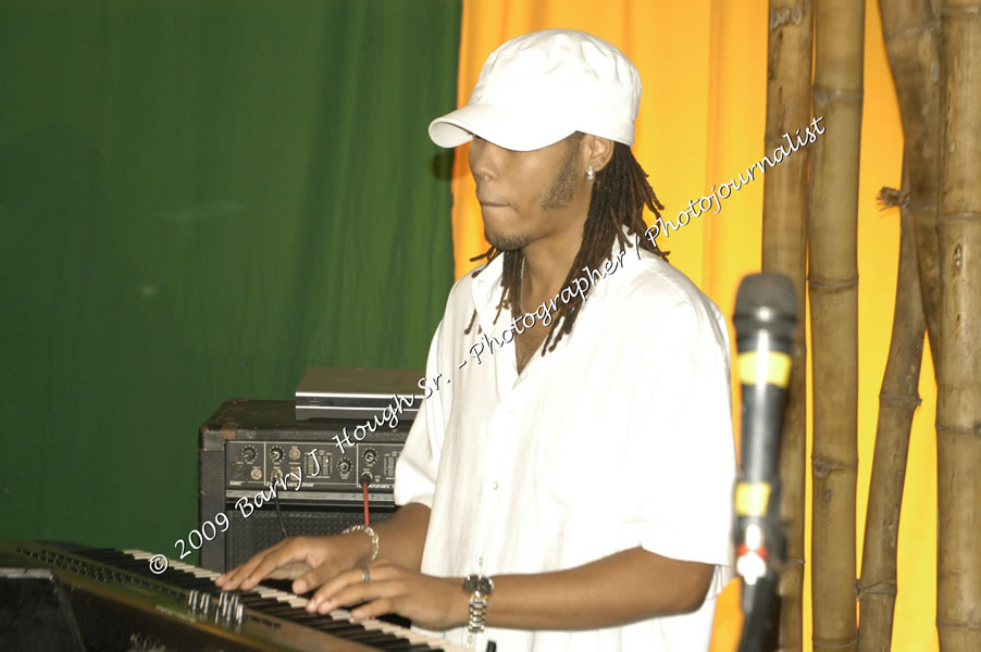  Sanchez - Live in Concert - at the One Love Reggae Concert Series 09/10 @ Negril Escape Resort & Spa - Also Featuring: Timmi Burrell and Justice Merchant- Backing Band Roots Warrior - DJ Gemini - MC Oliver Cargill, Negril Escape Resort & Spa, One Love Drive, West End, Negril, Westmoreland, Jamaica W.I. - Tuesday, November 24, 2009 - Photographs by Net2Market.com - Barry J. Hough Sr, Photographer / Photojournalist - Photos taken with a Nikon D70, D100, or D300 - Negril Travel Guide, Negril Jamaica WI - http://www.negriltravelguide.com - info@negriltravelguide.com...!