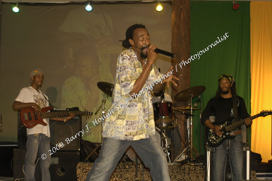  Sanchez - Live in Concert - at the One Love Reggae Concert Series 09/10 @ Negril Escape Resort & Spa - Also Featuring: Timmi Burrell and Justice Merchant- Backing Band Roots Warrior - DJ Gemini - MC Oliver Cargill, Negril Escape Resort & Spa, One Love Drive, West End, Negril, Westmoreland, Jamaica W.I. - Tuesday, November 24, 2009 - Photographs by Net2Market.com - Barry J. Hough Sr, Photographer / Photojournalist - Photos taken with a Nikon D70, D100, or D300 - Negril Travel Guide, Negril Jamaica WI - http://www.negriltravelguide.com - info@negriltravelguide.com...!