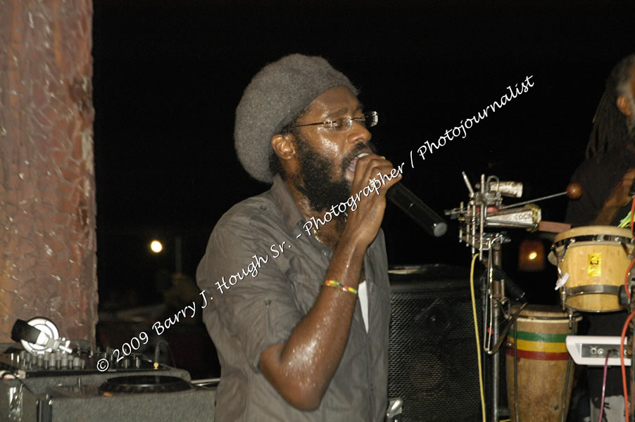  Tarrus Riley - Live in Concert - at the One Love Reggae Concert Series 09/10 @ Negril Escape Resort & Spa - Also Featuring: Mistic Bowie, Monday Justice, Cash, Dean Frazier - DJ Gemini - MC Oliver Cargill, Negril Escape Resort & Spa, One Love Drive, West End, Negril, Westmoreland, Jamaica W.I. - Tuesday, November 17, 2009 - Photographs by Net2Market.com - Barry J. Hough Sr, Photographer / Photojournalist - Photos taken with a Nikon D70, D100, or D300 - Negril Travel Guide, Negril Jamaica WI - http://www.negriltravelguide.com - info@negriltravelguide.com...!