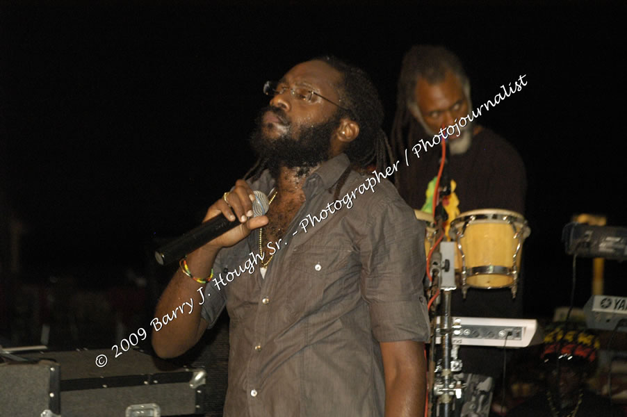  Tarrus Riley - Live in Concert - at the One Love Reggae Concert Series 09/10 @ Negril Escape Resort & Spa - Also Featuring: Mistic Bowie, Monday Justice, Cash, Dean Frazier - DJ Gemini - MC Oliver Cargill, Negril Escape Resort & Spa, One Love Drive, West End, Negril, Westmoreland, Jamaica W.I. - Tuesday, November 17, 2009 - Photographs by Net2Market.com - Barry J. Hough Sr, Photographer / Photojournalist - Photos taken with a Nikon D70, D100, or D300 - Negril Travel Guide, Negril Jamaica WI - http://www.negriltravelguide.com - info@negriltravelguide.com...!