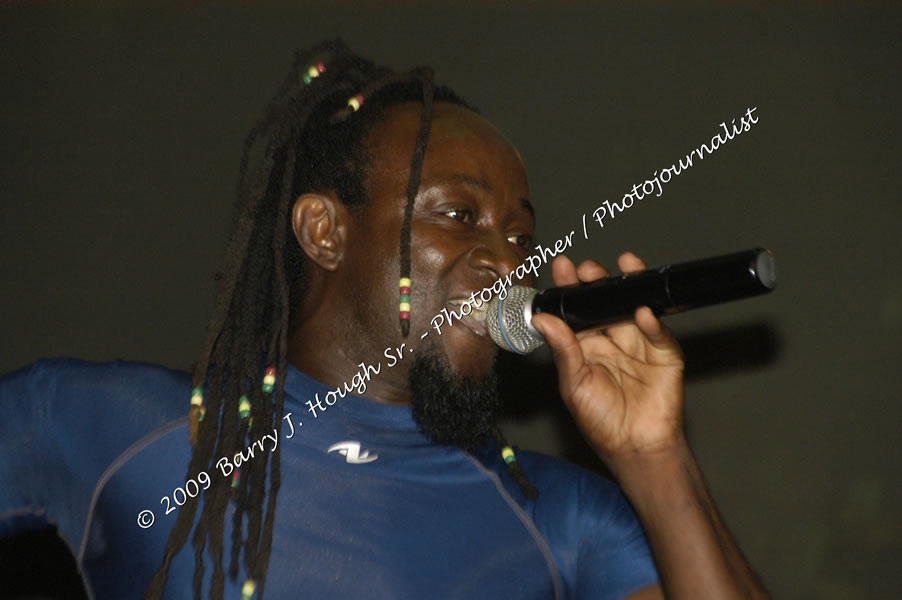  Tarrus Riley - Live in Concert - at the One Love Reggae Concert Series 09/10 @ Negril Escape Resort & Spa - Also Featuring: Mistic Bowie, Monday Justice, Cash, Dean Frazier - DJ Gemini - MC Oliver Cargill, Negril Escape Resort & Spa, One Love Drive, West End, Negril, Westmoreland, Jamaica W.I. - Tuesday, November 17, 2009 - Photographs by Net2Market.com - Barry J. Hough Sr, Photographer / Photojournalist - Photos taken with a Nikon D70, D100, or D300 - Negril Travel Guide, Negril Jamaica WI - http://www.negriltravelguide.com - info@negriltravelguide.com...!