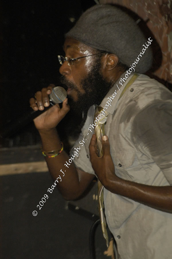  Tarrus Riley - Live in Concert - at the One Love Reggae Concert Series 09/10 @ Negril Escape Resort & Spa - Also Featuring: Mistic Bowie, Monday Justice, Cash, Dean Frazier - DJ Gemini - MC Oliver Cargill, Negril Escape Resort & Spa, One Love Drive, West End, Negril, Westmoreland, Jamaica W.I. - Tuesday, November 17, 2009 - Photographs by Net2Market.com - Barry J. Hough Sr, Photographer / Photojournalist - Photos taken with a Nikon D70, D100, or D300 - Negril Travel Guide, Negril Jamaica WI - http://www.negriltravelguide.com - info@negriltravelguide.com...!