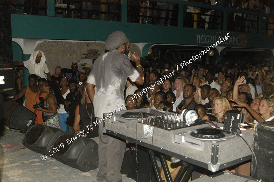  Tarrus Riley - Live in Concert - at the One Love Reggae Concert Series 09/10 @ Negril Escape Resort & Spa - Also Featuring: Mistic Bowie, Monday Justice, Cash, Dean Frazier - DJ Gemini - MC Oliver Cargill, Negril Escape Resort & Spa, One Love Drive, West End, Negril, Westmoreland, Jamaica W.I. - Tuesday, November 17, 2009 - Photographs by Net2Market.com - Barry J. Hough Sr, Photographer / Photojournalist - Photos taken with a Nikon D70, D100, or D300 - Negril Travel Guide, Negril Jamaica WI - http://www.negriltravelguide.com - info@negriltravelguide.com...!