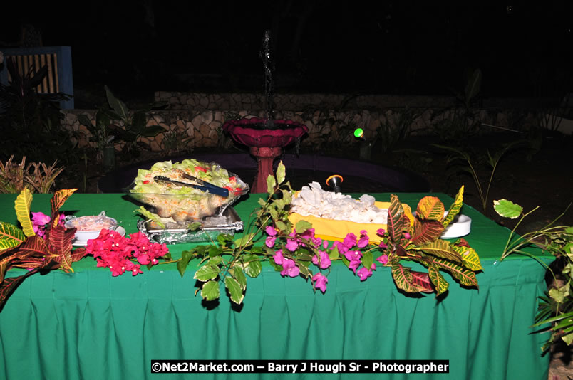 Chinese New Year @ The Sunset Show at Negril Escape - Tuesday, January 27, 2009 - Live Reggae Music at Negril Escape - Tuesday Nights 6:00PM to 10:00 PM - Photographs by Net2Market.com - Barry J. Hough Sr, Photographer/Photojournalist - Negril Travel Guide, Negril Jamaica WI - http://www.negriltravelguide.com - info@negriltravelguide.com...!