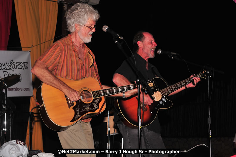 Chinese New Year @ The Sunset Show at Negril Escape - Tuesday, January 27, 2009 - Live Reggae Music at Negril Escape - Tuesday Nights 6:00PM to 10:00 PM - Photographs by Net2Market.com - Barry J. Hough Sr, Photographer/Photojournalist - Negril Travel Guide, Negril Jamaica WI - http://www.negriltravelguide.com - info@negriltravelguide.com...!