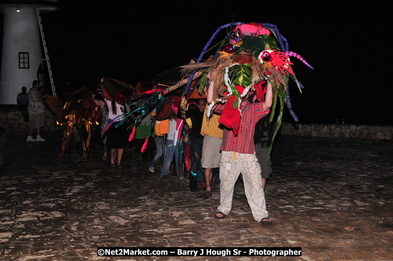 Chinese New Year @ The Sunset Show at Negril Escape - Tuesday, January 27, 2009 - Live Reggae Music at Negril Escape - Tuesday Nights 6:00PM to 10:00 PM - Photographs by Net2Market.com - Barry J. Hough Sr, Photographer/Photojournalist - Negril Travel Guide, Negril Jamaica WI - http://www.negriltravelguide.com - info@negriltravelguide.com...!