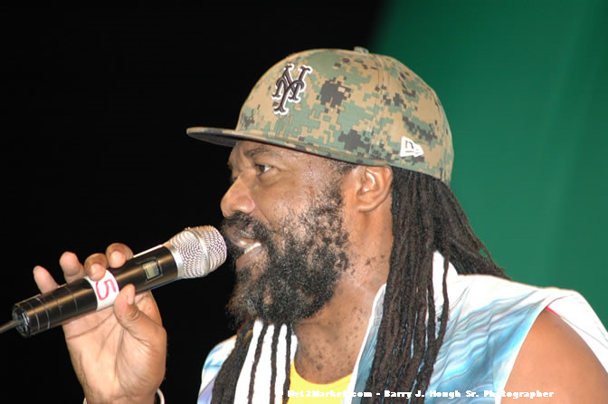 Tony Rebel - Tru Juice Rebel Salute 2006 - Reggae's Premiere Roots Festival - Pre-Show Venue Photos -Port Kaiser Sports Club, Saturday, January 14, 2006 - Negril Travel Guide, Negril Jamaica WI - http://www.negriltravelguide.com - info@negriltravelguide.com...!